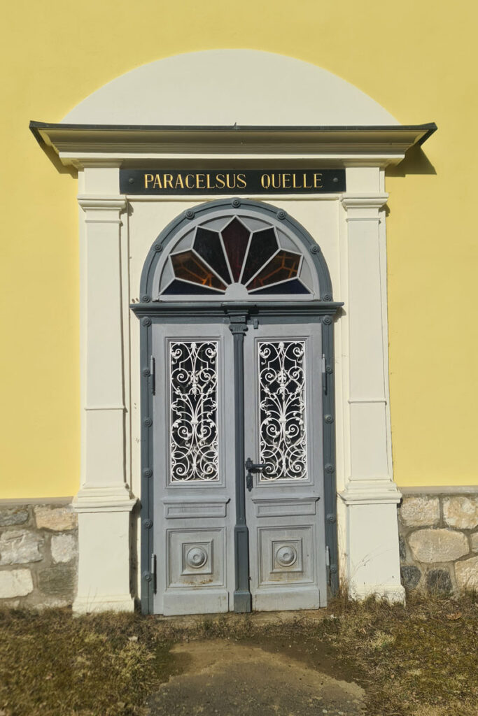 Eingang Paracelsusquelle